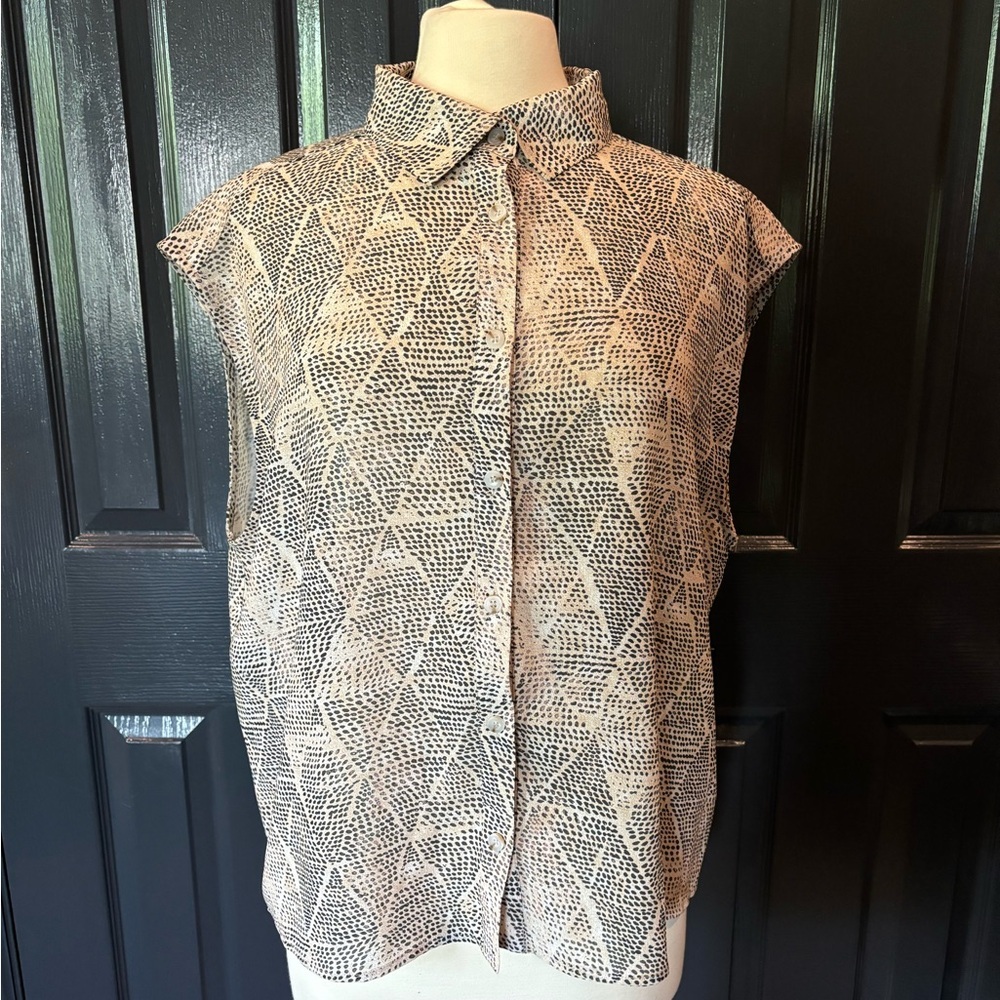 Third Form Patterned Sleeveless Blouse - image 1